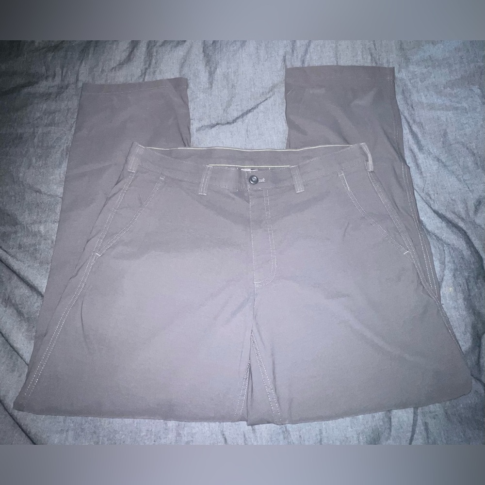 Eddie Bauer men’s Takeoff Chino Grey Hiking pants. Size 36X30. Never worn.